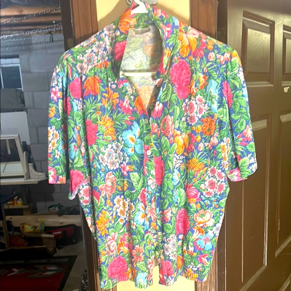 Vintage comfy floral Mallani shirt